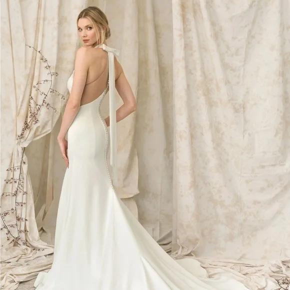 Chic Ivory Halter Wedding Dress- Meghan Markle and Sofia Richie style dress